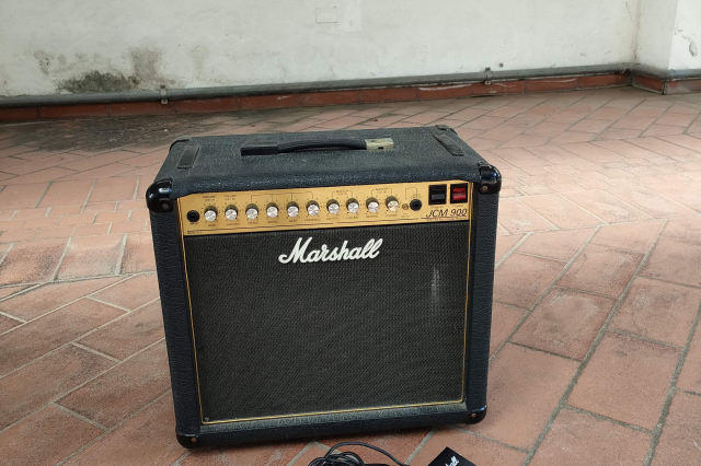 MARSHALL JCM 900 4101