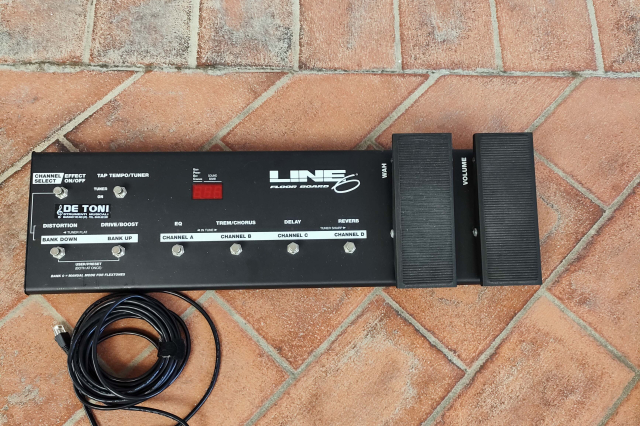 LINE 6 FLOOR BOARD