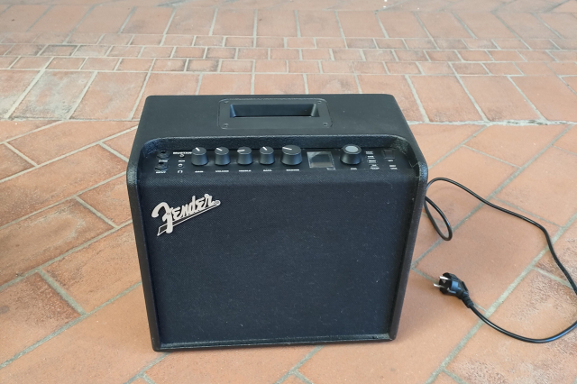 FENDER MUSTANG LT 25
