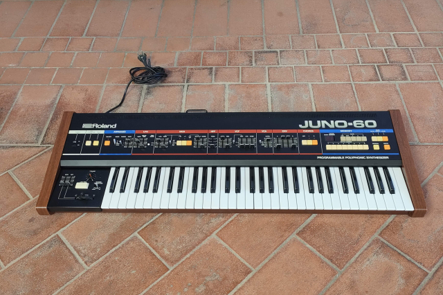 ROLAND JUNO 60