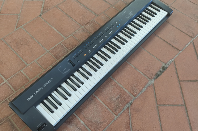 ROLAND A 30