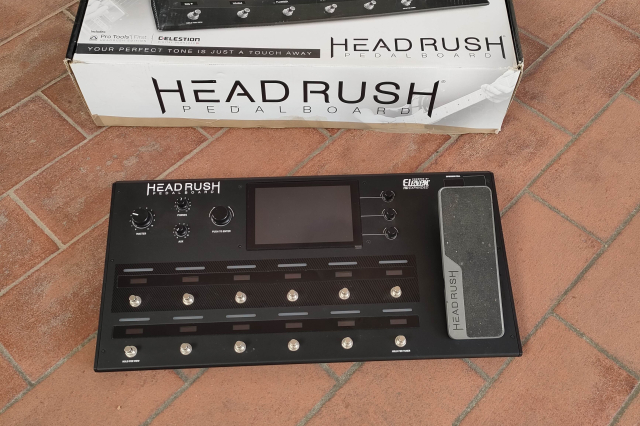 HEADRUSH PEDALBOARD