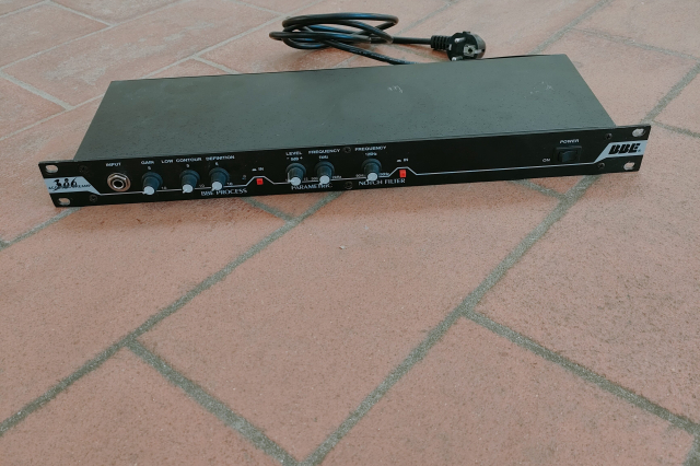 BBE 386 ACOUSTIC PREAMP