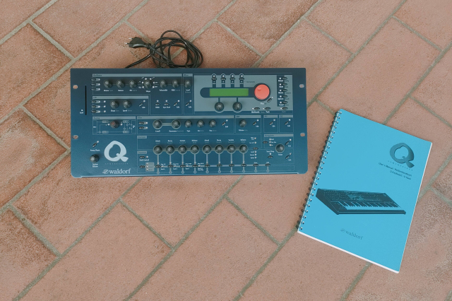 WALDORF Q METALLIC BLUE