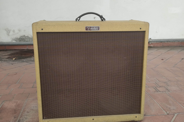 FENDER BLUES DEVILLE 410