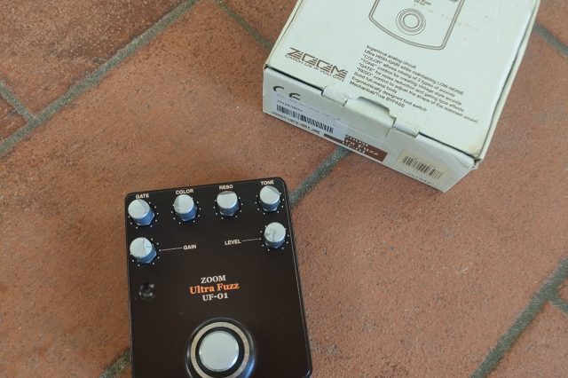 ZOOM UF-01  ULTRAFUZZ