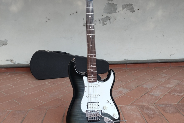 FENDER STRATOCASTER JAPAN 1994
