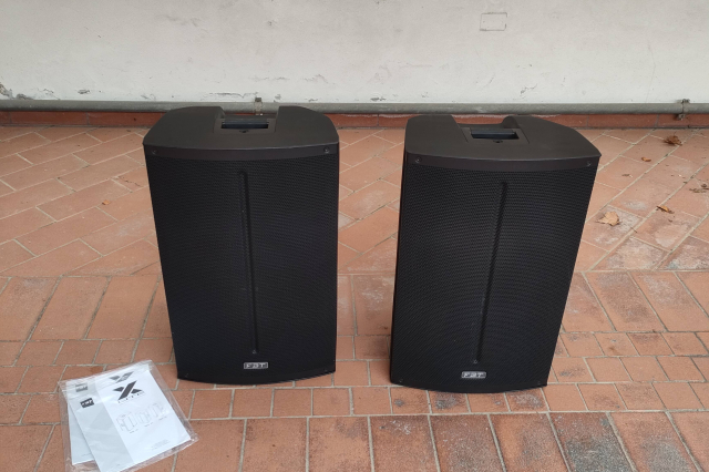 FBT X LITE 115A (coppia ) + STATIVI GRAVITY