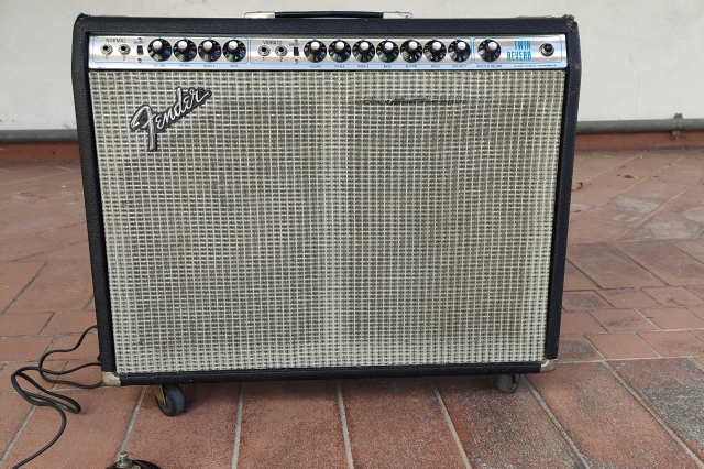 FENDER TWIN REVERB SILVERFACE 1974