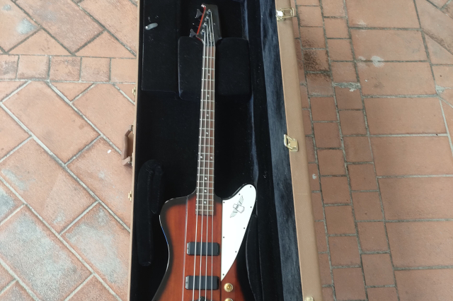 EPIPHONE THUNDERBIRD