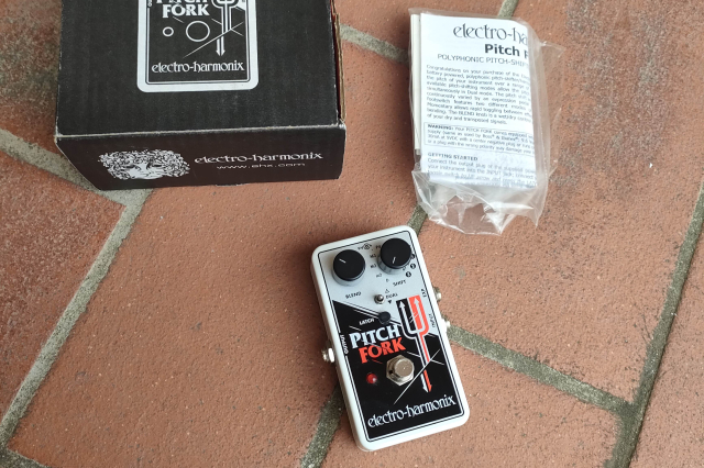 ELECTRO HARMONIX PITCH FORK