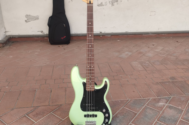 FENDER DELUXE ACTIVE PRECISION BASS SPECIAL 2018