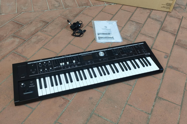 ROLAND VR-09B V-COMBO