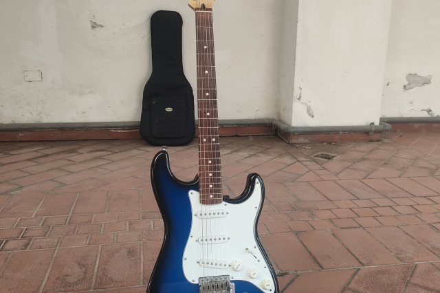 STRATOCASTER ASSEMBLATA (PARTCASTER)