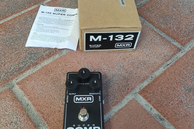 MXR SUPER COMP M132
