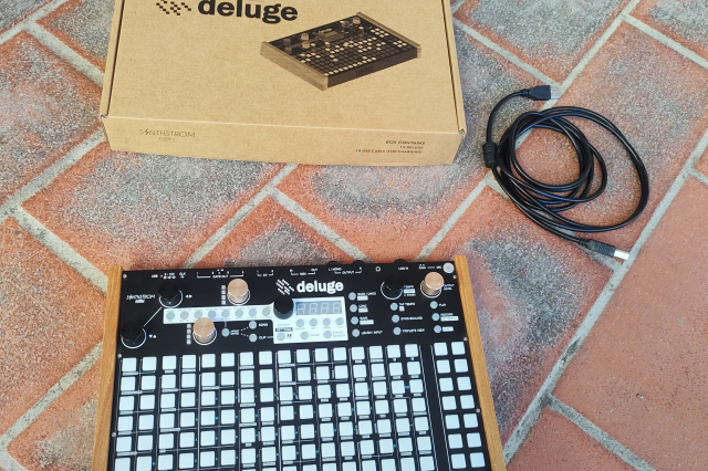 SYNTHSTROM DELUGE