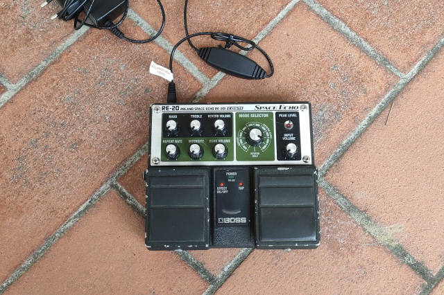 BOSS RE-20 SPACE ECHO