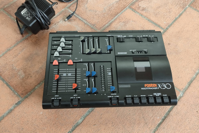 FOSTEX X-30