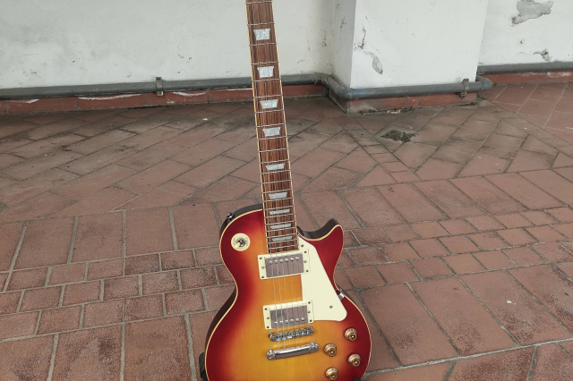 LES PAUL MULETTO