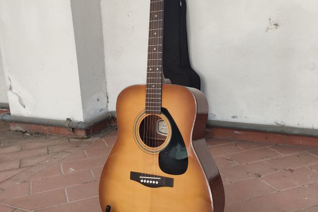YAMAHA FG 413 SDB