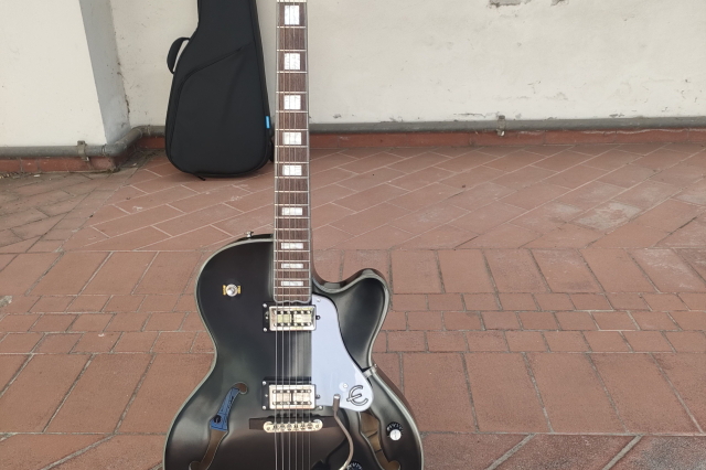 EPIPHONE EMPEROR SWINGSTER