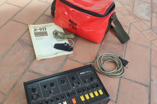 KORG X-911