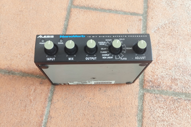 ALESIS NANOVERB