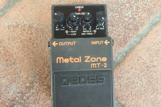BOSS METAL ZONE MT-2