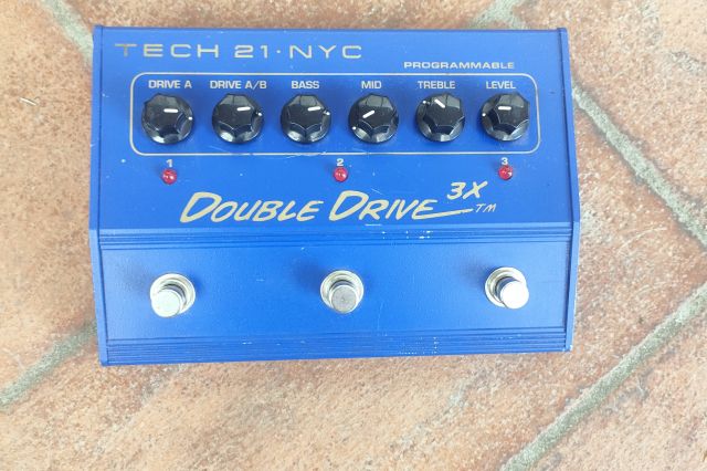 TECH 21 DOUBLE DRIVE 3X