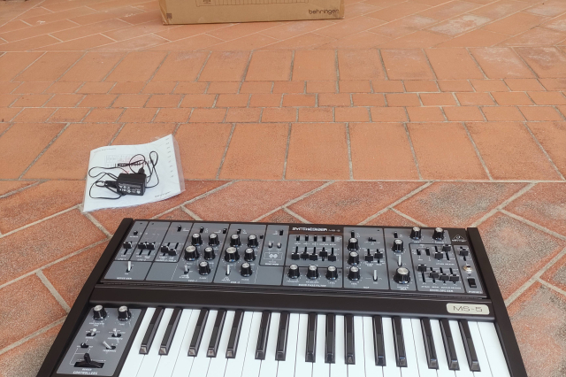 BEHRINGER MS 5