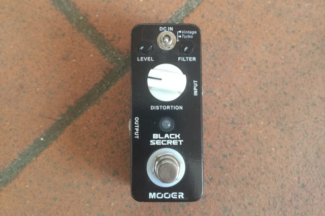 MOOER BLACK SECRET