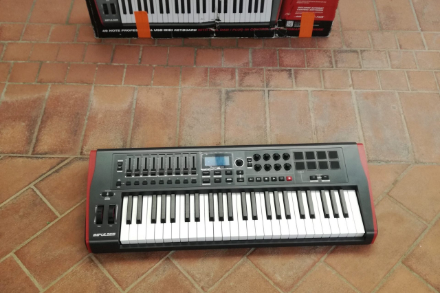 NOVATION IMPULSE 49