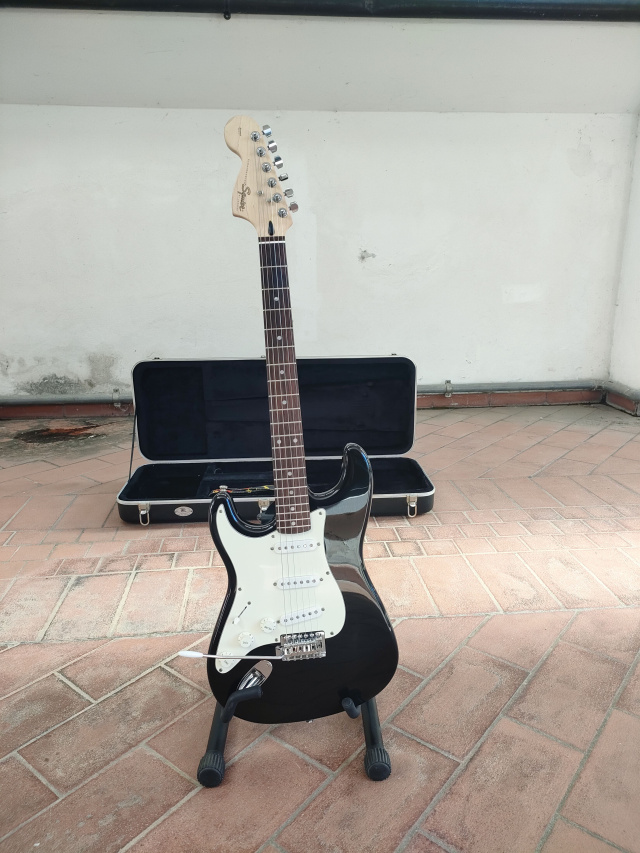 SQUIER STRATOCASTER REVERSE HEADSTOCK 1999