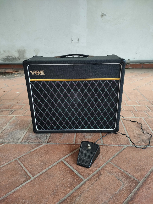 VOX ESCORT 30