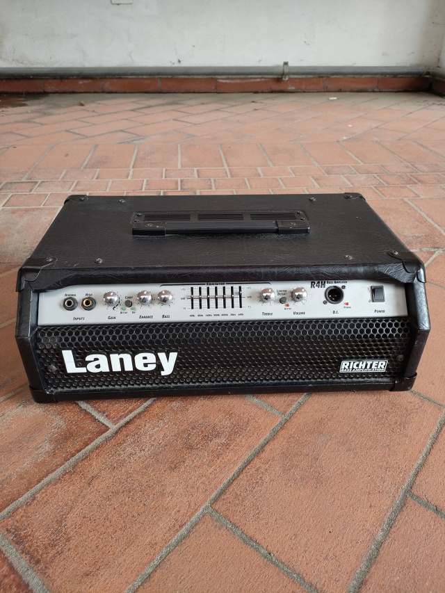 LANEY R4 H