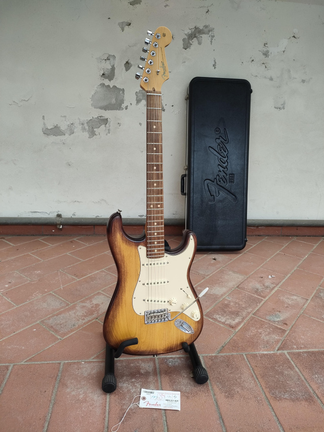 FENDER FSR STRATOCASTER 2014 HAND STAINED