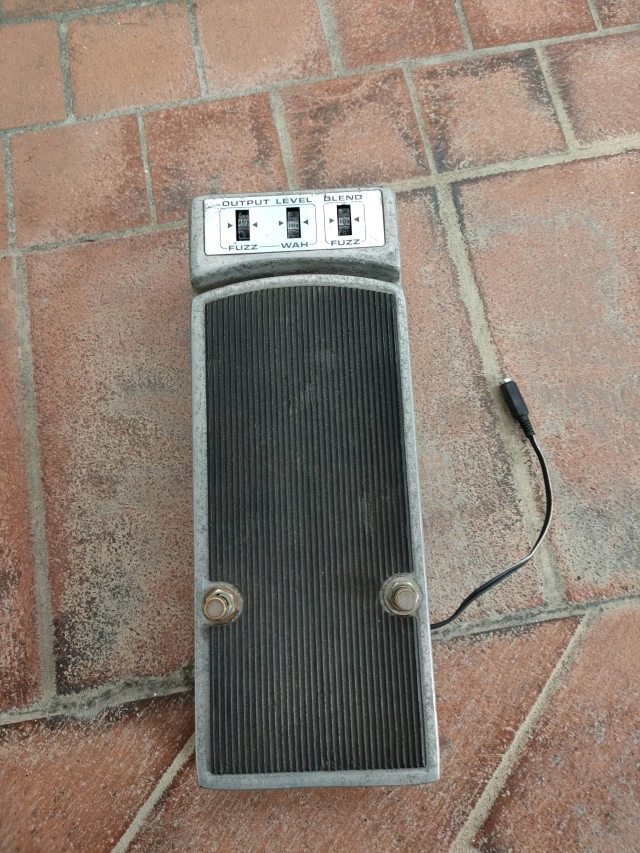 FENDER FUZZ WAH