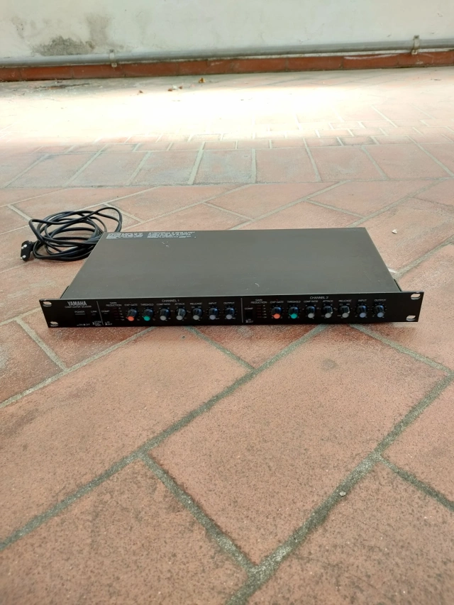 YAMAHA GC2020B