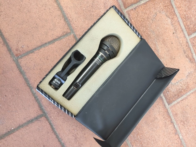 AKG D330 BT