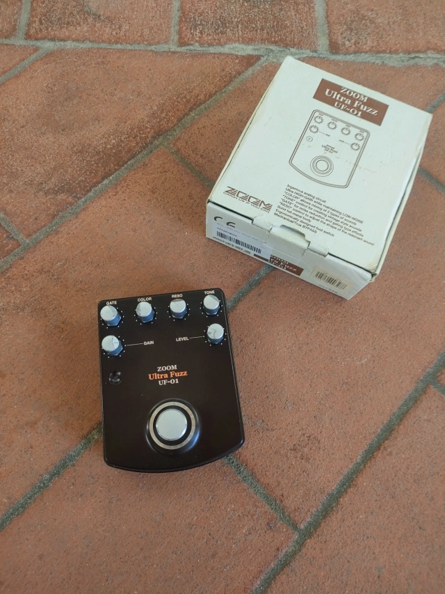 ZOOM UF-01  ULTRAFUZZ