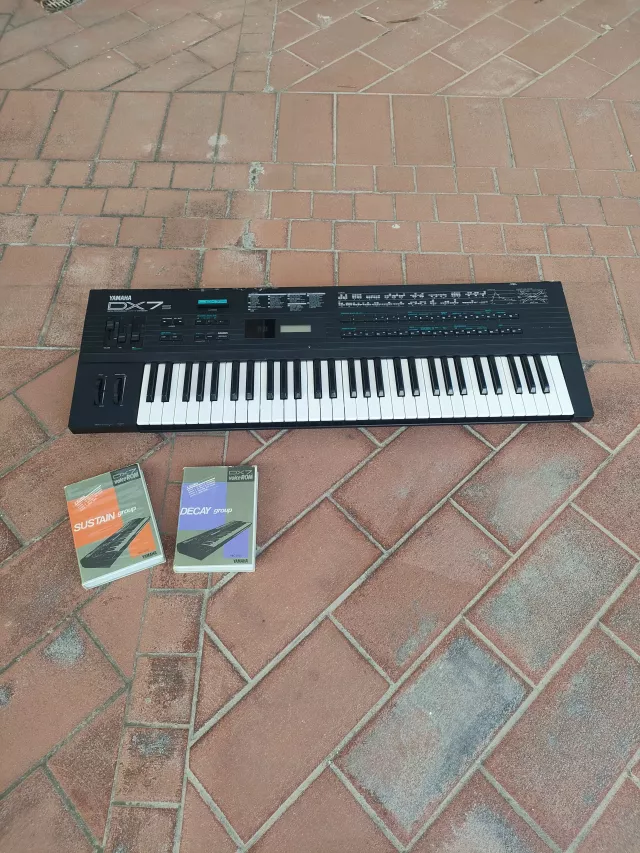 YAMAHA DX 7 S
