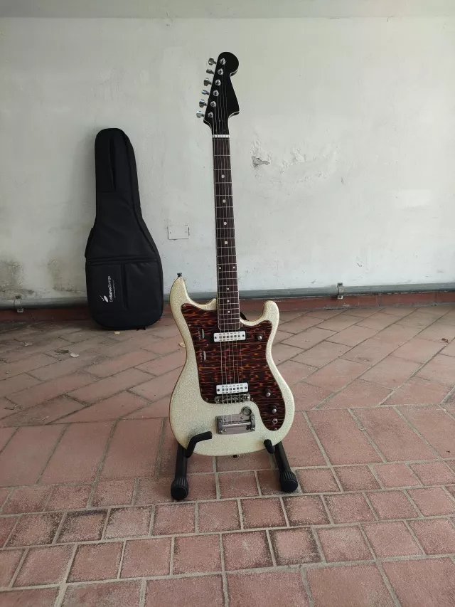 EKO CONDOR 820