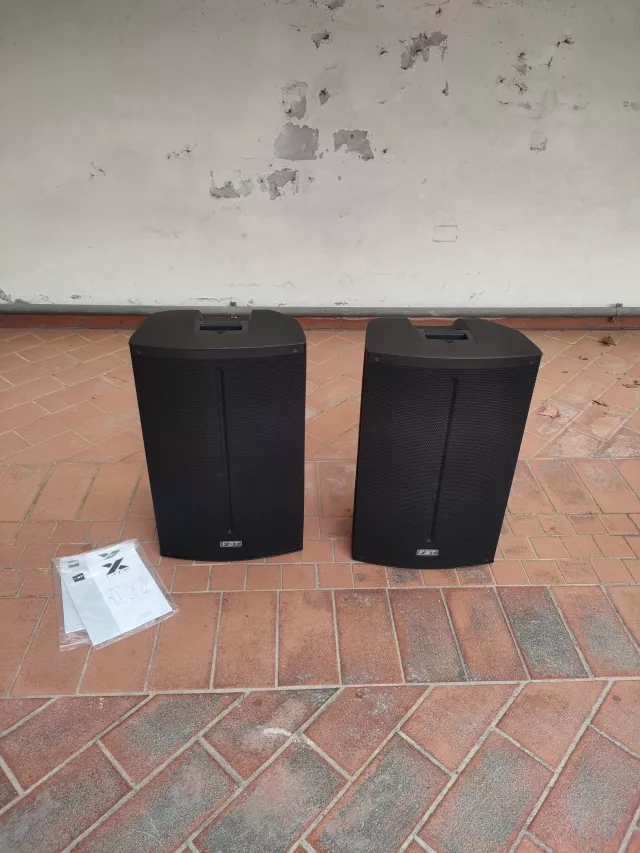 FBT X LITE 115A (coppia ) + STATIVI GRAVITY