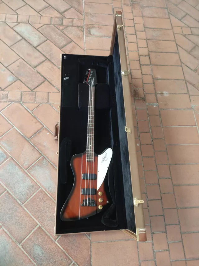 EPIPHONE THUNDERBIRD