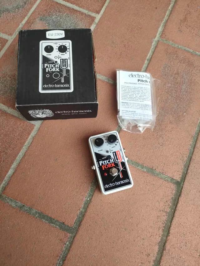 ELECTRO HARMONIX PITCH FORK