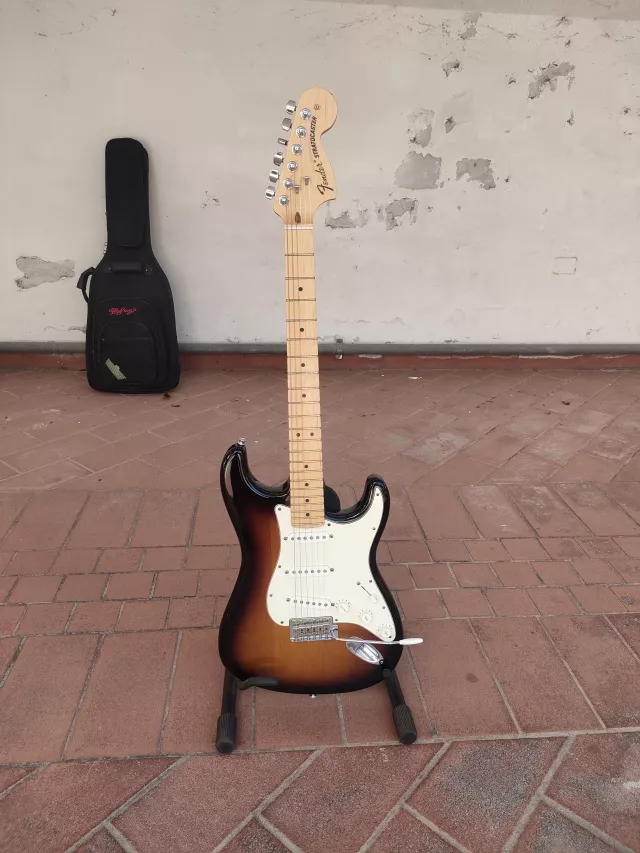 FENDER STRATOCASTER AMERICAN SPECIAL 2012