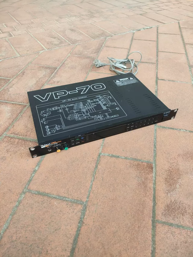 ROLAND VP 70