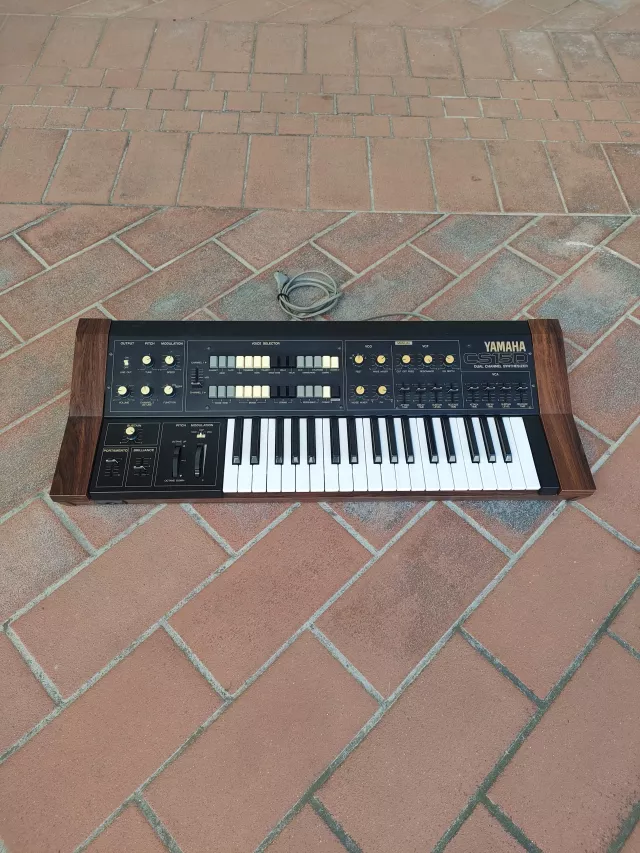 YAMAHA CS 15 D