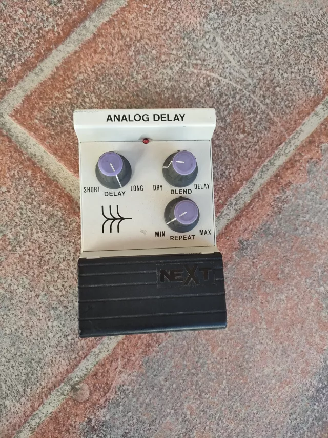 NEXT ANALOG DELAY AD 800