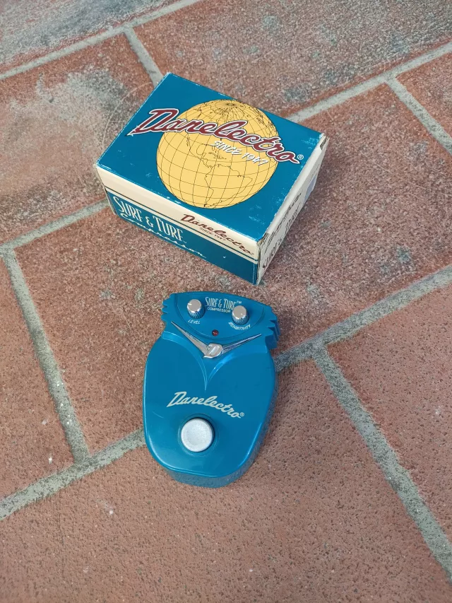 DANELECTRO SURF & TURF